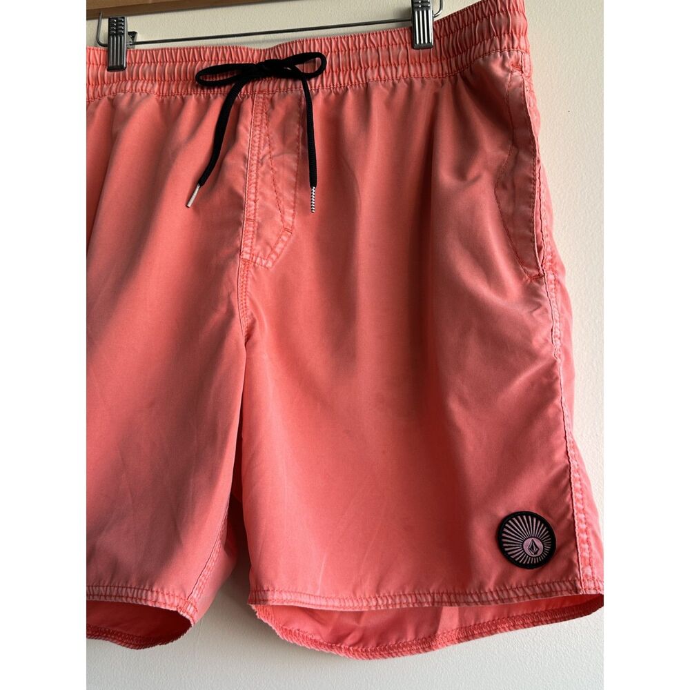 Volcom Men’s Swim Trunks Board Shorts Salmon Coral XL Elastic Waist Surf Beach